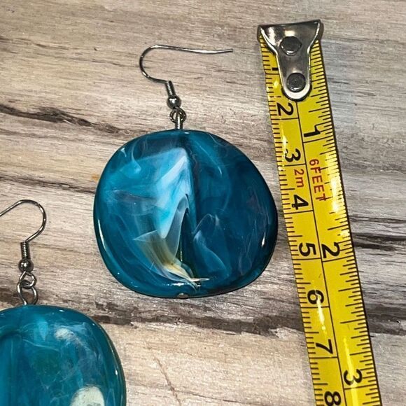 Vintage Lucite Earrings Womens Dangling Drop Blue Marble ClassicCore CottageCore - Picture 4 of 6